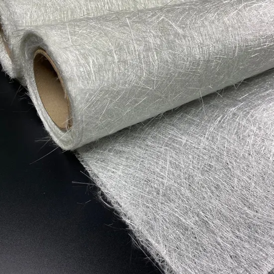 Tapis de brins coupés en fibre de verre Jushi 450GSM pour le traitement à la main